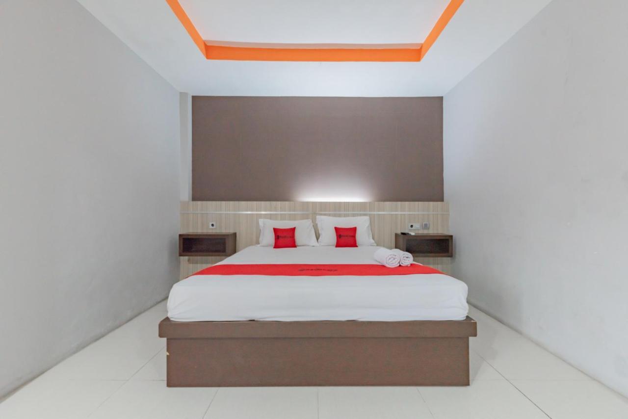 Hotel Reddoorz Near Plaza Balikpapan Exterior foto