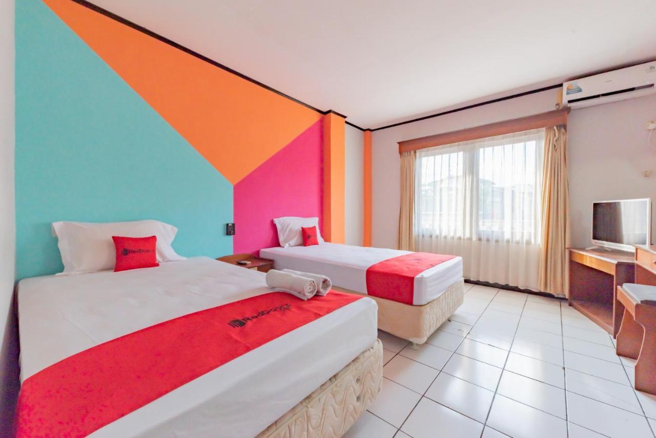 Hotel Reddoorz Near Plaza Balikpapan Exterior foto