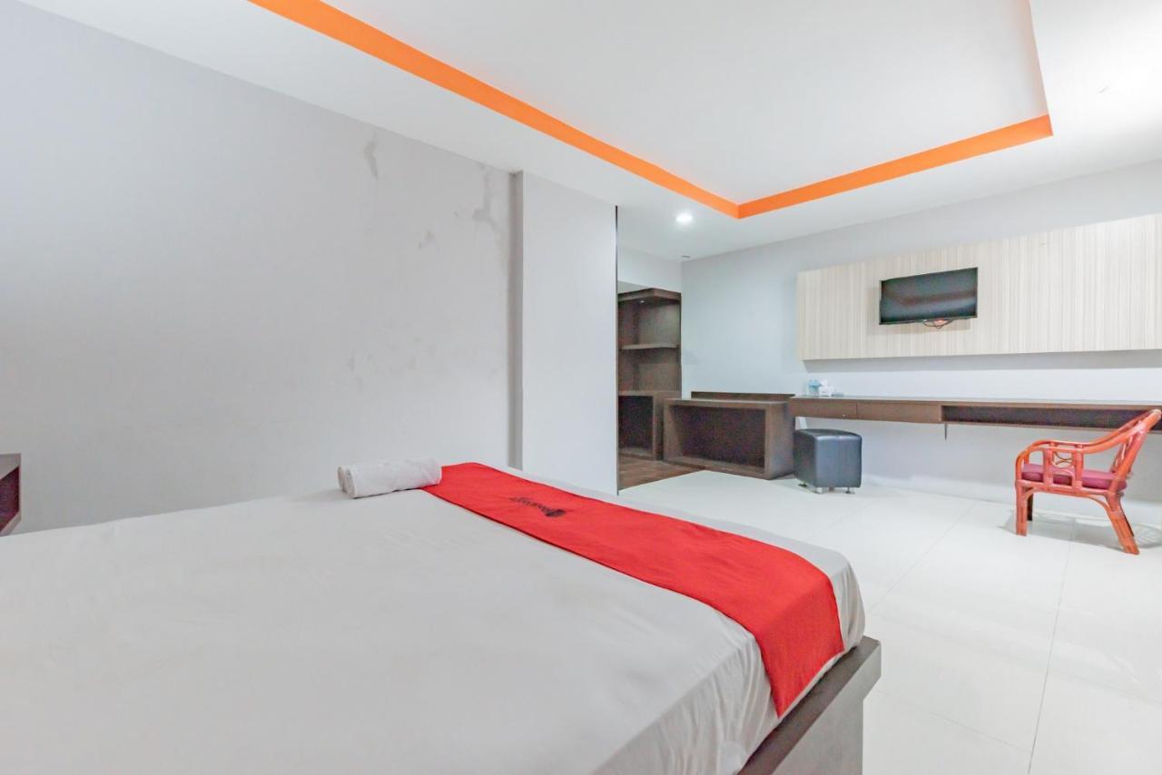 Hotel Reddoorz Near Plaza Balikpapan Exterior foto
