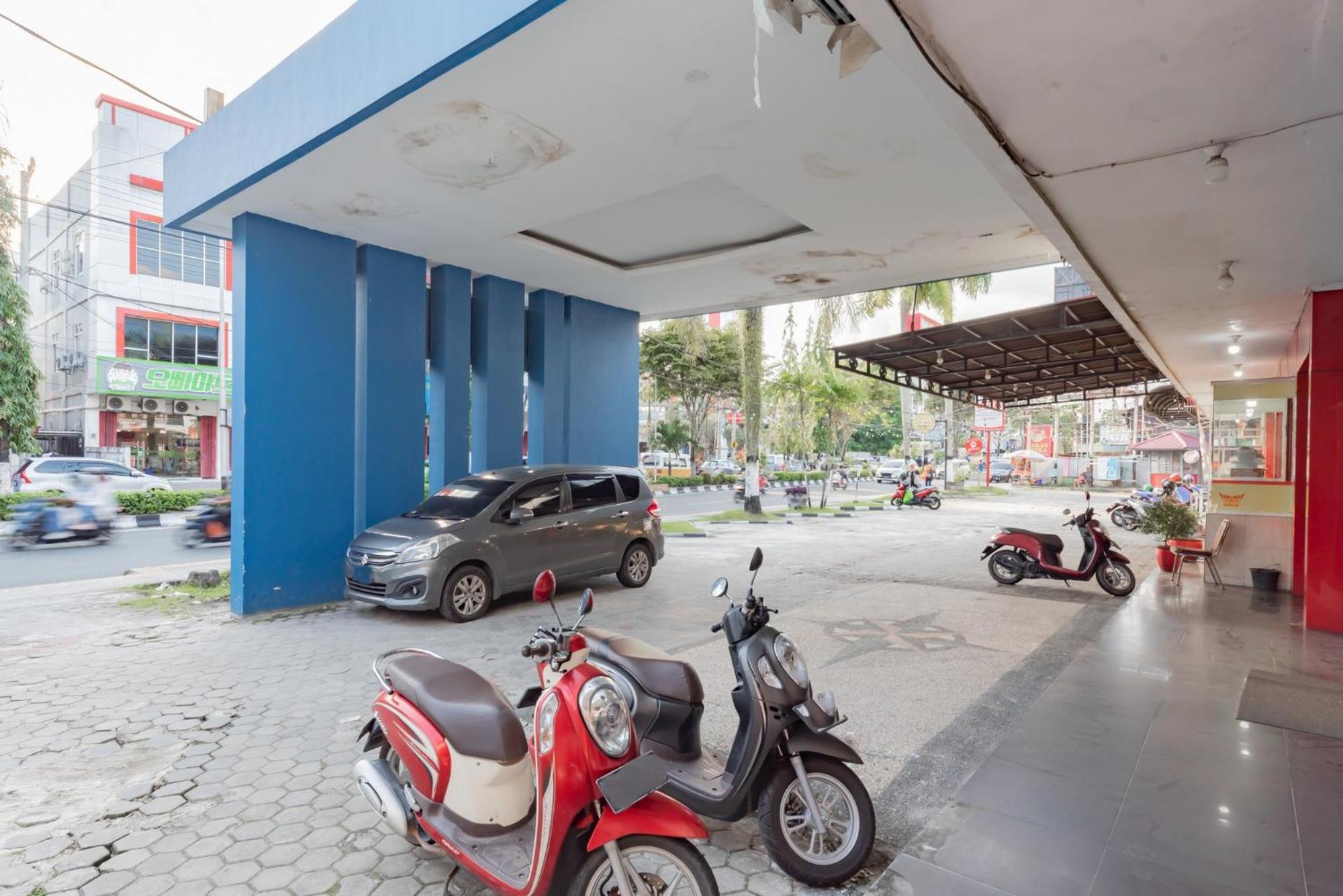 Hotel Reddoorz Near Plaza Balikpapan Exterior foto